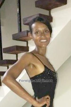 173738 - Stephanie Age: 37 - Costa Rica