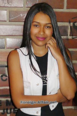 184304 - Manuela Age: 29 - Colombia