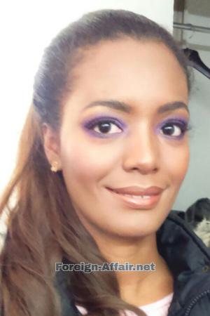 195911 - Yanelis Age: 39 - Colombia