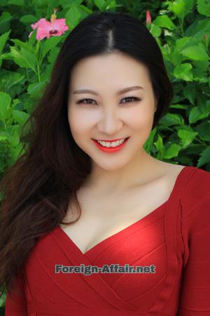 197447 - Vicky Age: 37 - China