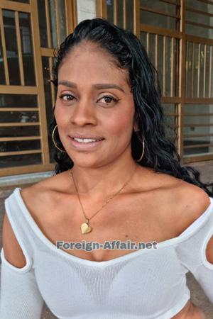 207174 - Emilia Age: 41 - Colombia