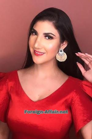 210802 - Laura Age: 36 - Colombia