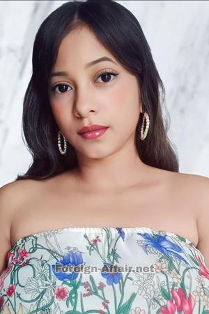 215556 - Laura Age: 33 - Colombia