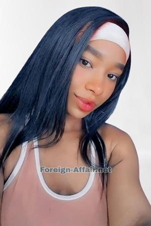 218303 - Yerlines Age: 22 - Colombia