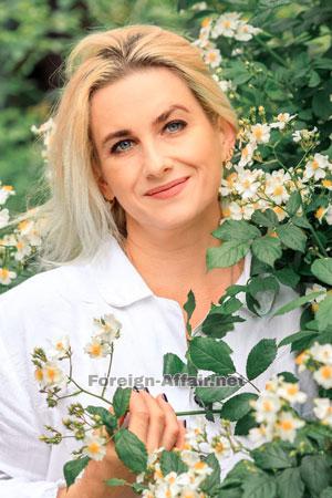 220668 - Viktoriia Age: 51 - Ukraine