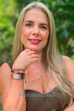 221790 - Laura Age: 45 - Colombia