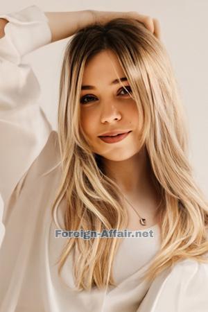 228186 - Kseniia Age: 24 - Ukraine